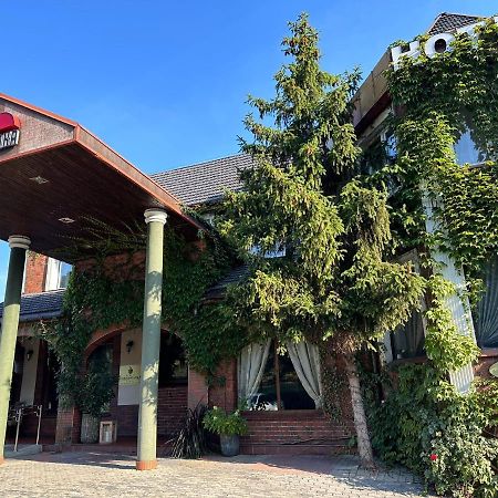 Hotel Kresowianka Konin  Buitenkant foto