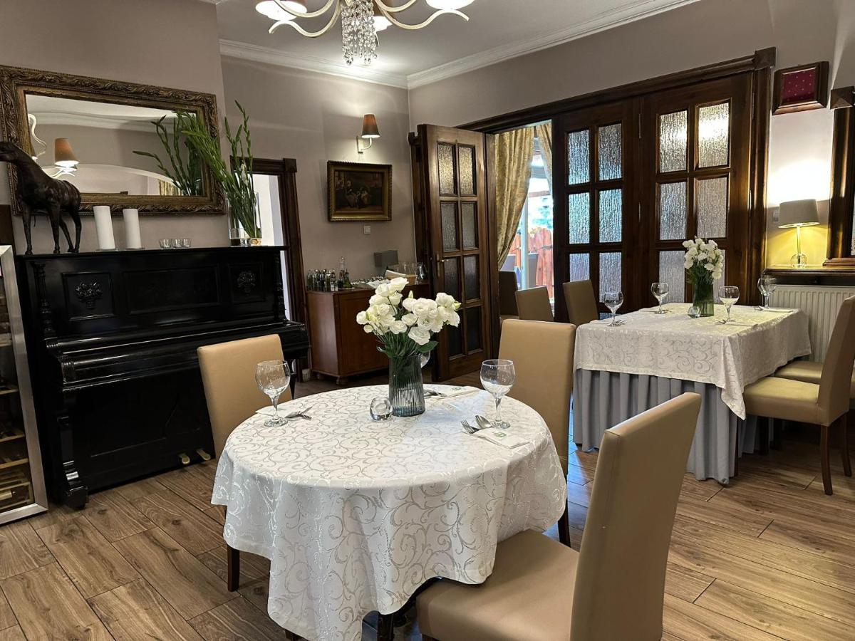 Hotel Kresowianka Konin  Buitenkant foto