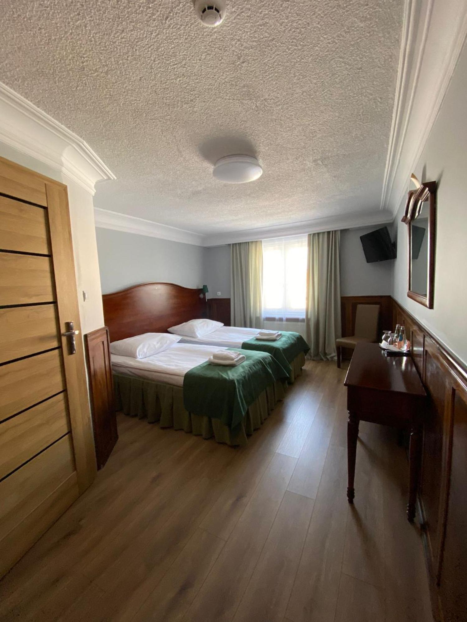 Hotel Kresowianka Konin  Buitenkant foto